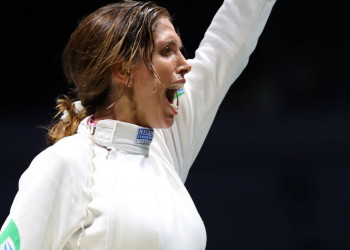 Nathalie Moelhausen conquista primeiro ouro para a esgrima brasileira